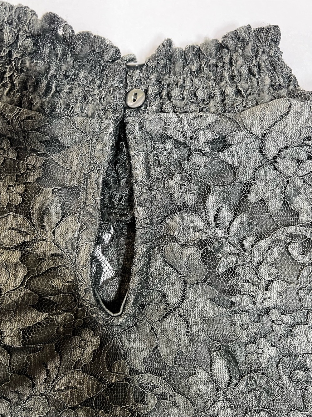 Sleeveless Lace Mock Neck Top - Olive Green Size Large - Picture 7 of 7